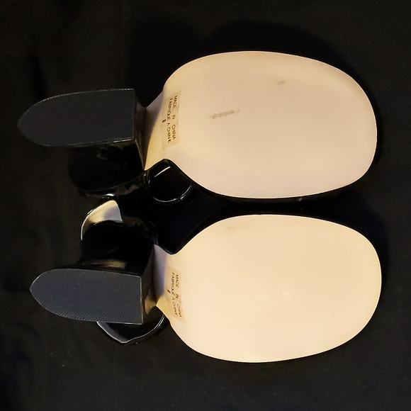 Jeune Italie Glossy Black Chunky High Heels - Picture 7 of 7